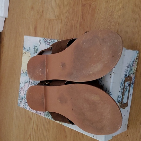 Brown Suede flat sandal with tassels, adjustable buckle, ladies size 9 - Picture 6 of 6